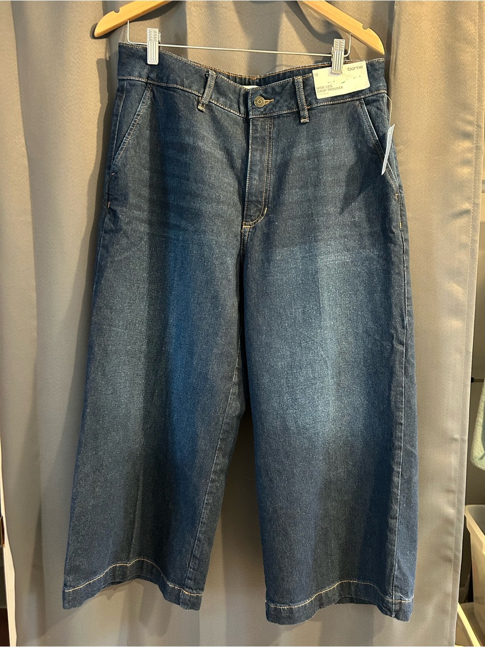 Liz Claiborne size 12 wide leg crop trouser